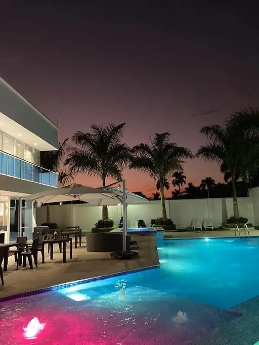 Holiday home Chalet De Lujo En Rozo!