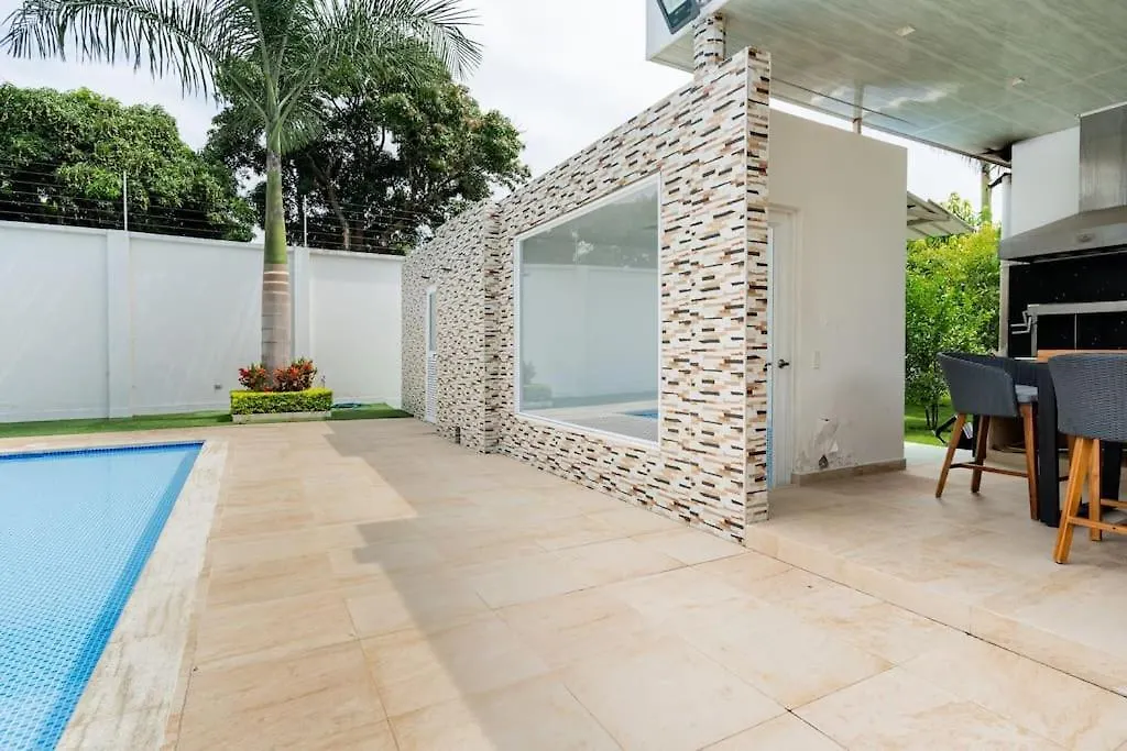 Chalet De Lujo En Rozo!
