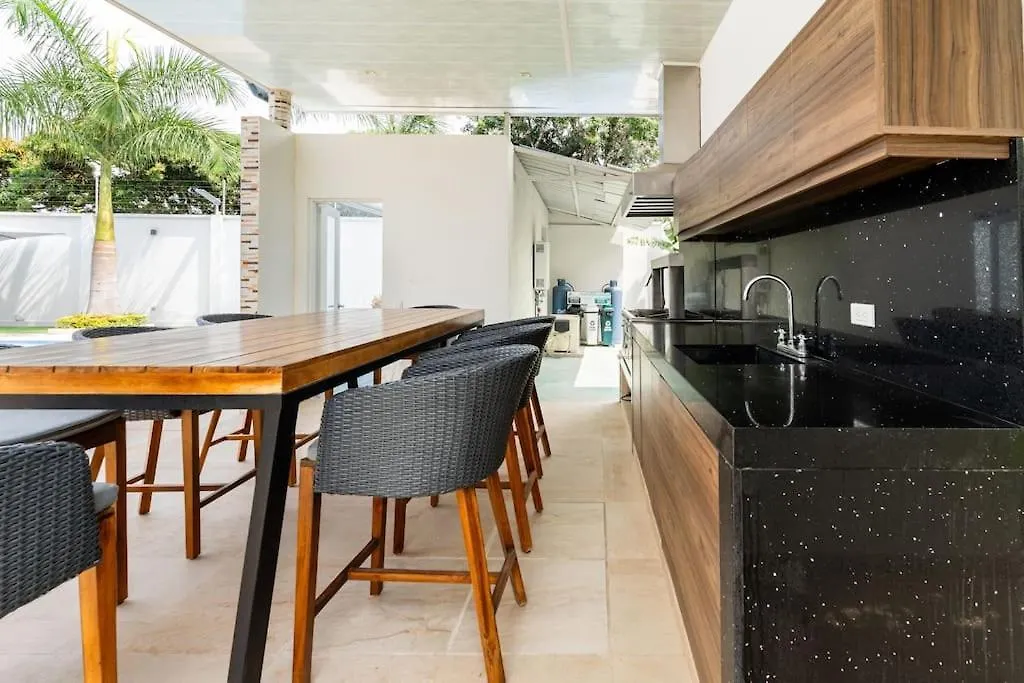 Chalet De Lujo En Rozo!